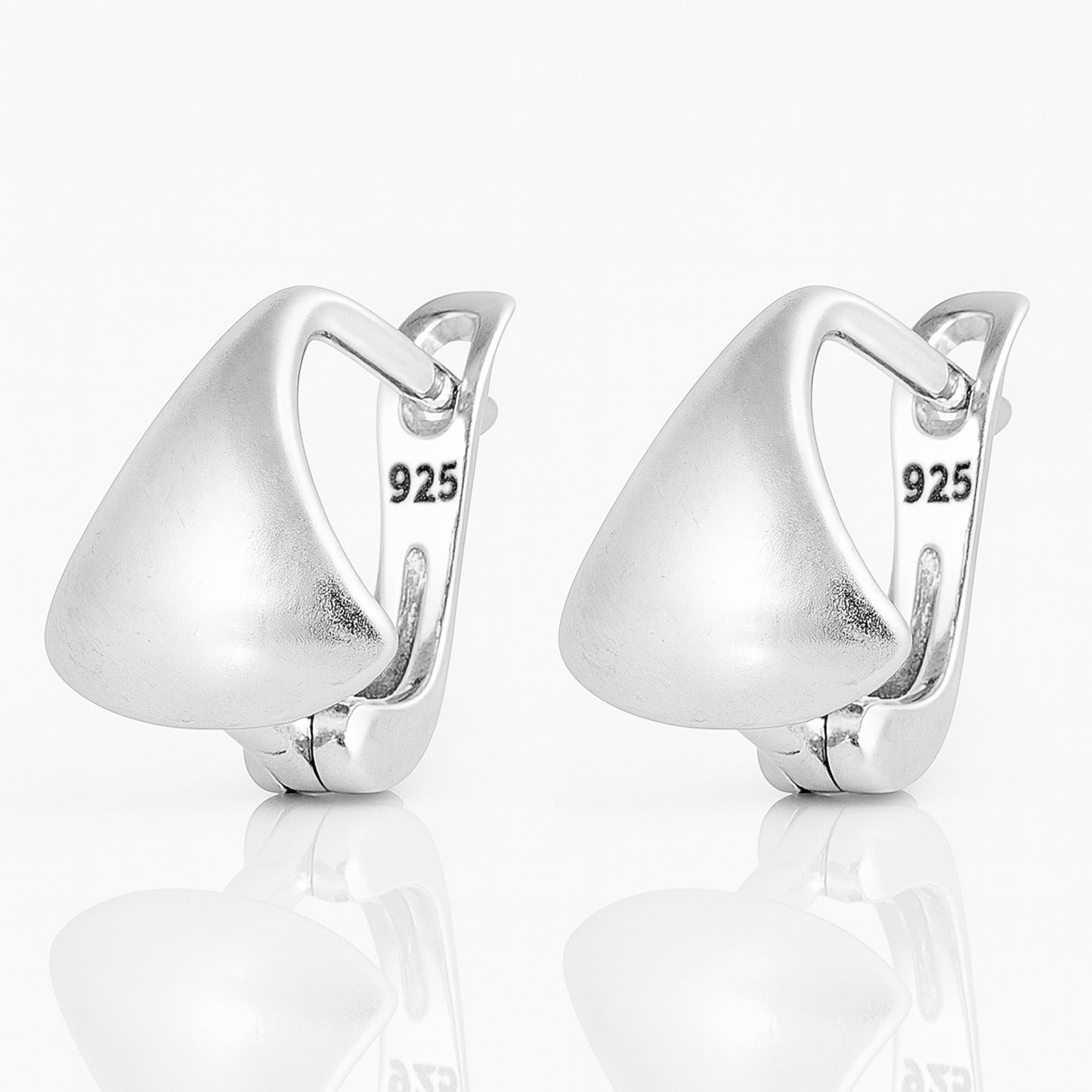 Plain tringle drop bali