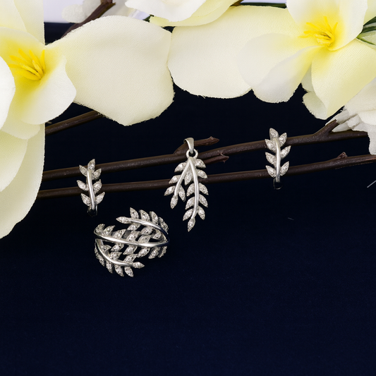Leaves Set – Nature-Inspired Pendant, Ring & Earrings in 925 Silver